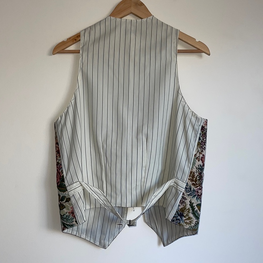 VINTAGE | Prototypes floral tapestry waistcoat - Picture 9 of 9